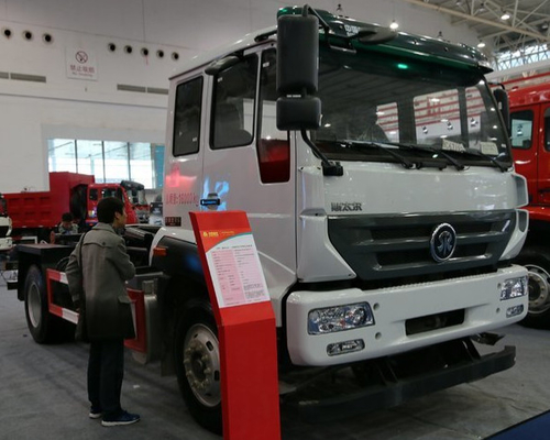 Mini SINOTRUK STEYR Six Wheel Heavy Duty Dump Truck 4X2 50km / H Max Driving Speed
