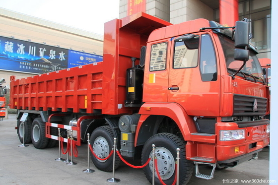 T Model Ventral Lift / Front Lift Mini Dump Truck SINOTRUK STEYR 8 By 4 EURO II Standard