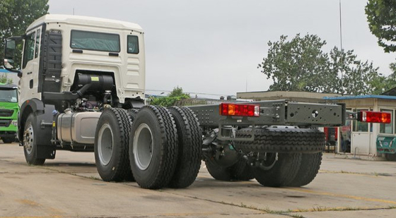 White Color SINOTRUK HOWO 6X4 Heavy Cargo Truck 290HP HF7 / HF9 Front Axles 40Ton