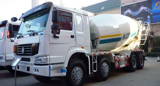 16cbm 8x4 Sinotruk HOWO Concrete Mixer Truck Red White Color 20-60 Ton CCC Passed