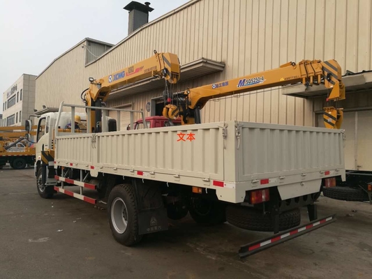 5T Truck Mount Crane Of Sinotruk Howo With Xcmg Crane 4x2 6 Wheels With 10T Cargo Box