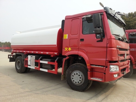 Sinotruk Howo7 Light Petrol Tank Truck 5-6 CBM 4X2 LHD Euro 140HP Fuel Tank Trailer