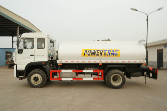 Sinotruk Howo7 Light Petrol Tank Truck 5-6 CBM 4X2 LHD Euro 140HP Fuel Tank Trailer