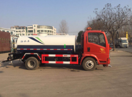 Sinotruk Howo 4x2 6x4 10000L Water Spray Truck