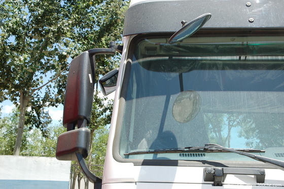 Sinotruk Howo 4x2 Tractor Head Prime Mover Truck
