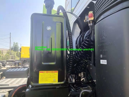 40T 420hp Sinotruk Tractor Truck With 1000L Oil Tank