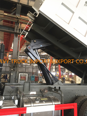 SINOTRUK HOWO A7 Heavy Duty Dump Truck With 5 Yard Bucket