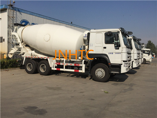Howo Sinotruk 9 Cubic 10m3 12CBM Cement Mixer Truck Two Seats