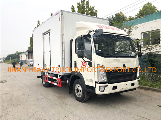 SINOTRUK HOWO 4x2 Light Duty Commercial Trucks Electric Cargo