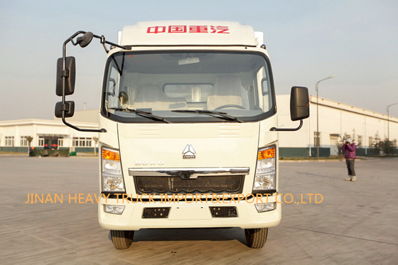 2 Axle 5T Howo Light Duty Commercial Trucks Refrigerator Cold Room Van