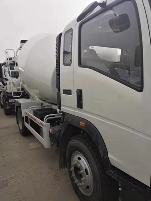 Factory Price HOWO 3cbm 5M3 Light Duty 4x2 Concrete Self Loading Concrete Mixer Truck