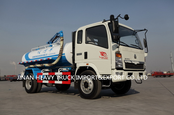 Fecal Collection Sewage Vacuum Suction Truck SINOTRUK Light Howo 5000 Liter