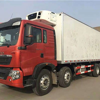 Sinotruk HOWO 45cbm Freezer Refrigerator 8x4 Refrigerated Truck 20 Ton Refrigerating Heavy Truck