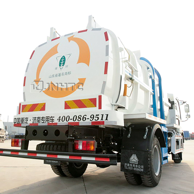 HOWO 4x2 Euro4 Euro2 Light Duty Commercial Truck For Kitchen Food Hutch Waste