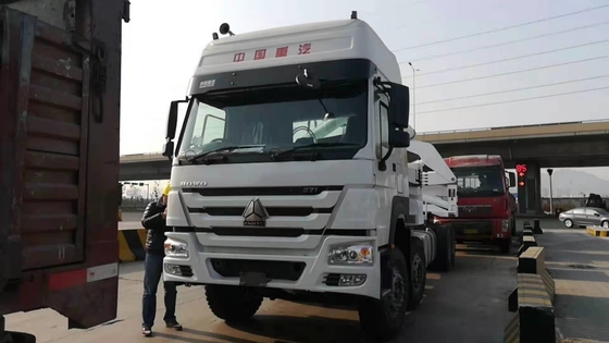 Sinotruk Howo 8x4 Truck Mounted Crane With Xcmg 37t Side Lift Crane Mqh37a