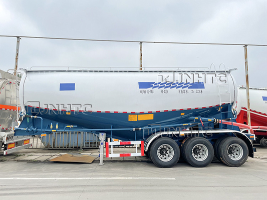 SINOTRUK 3 Alxes Bulk Cement Trailer Diesel Engine 50 Ton 45 Cbm