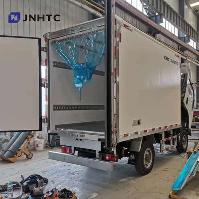 Sinotruk HOWO Euro2 Refrigerator Freezer Vaccine Truck 5 Tons 4x2 6 Wheels Light