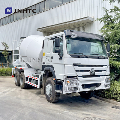 HW76 Cabin Mercedes Cement Mixer Vehicle With Throttle Control