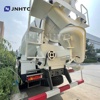 Sinotruk HOWO 9m3 Concrete Mixer Truck Diesel Engine