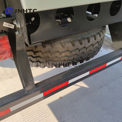 SINOTRUK HOWO Military Truck 4X4 6X6 8X8 Soldier Transport With Seats
